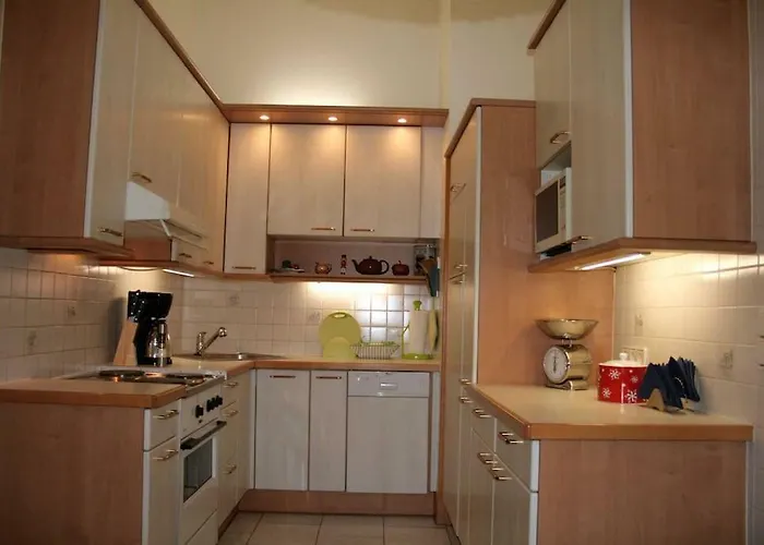 70m² Grosses Mit Gartenzugang Apartment