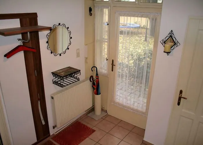 70m² Grosses Mit Gartenzugang Apartment