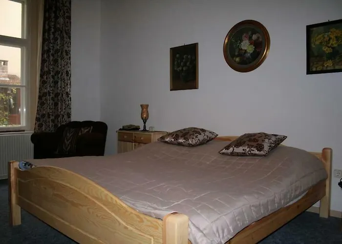 70m² Grosses Mit Gartenzugang Apartment